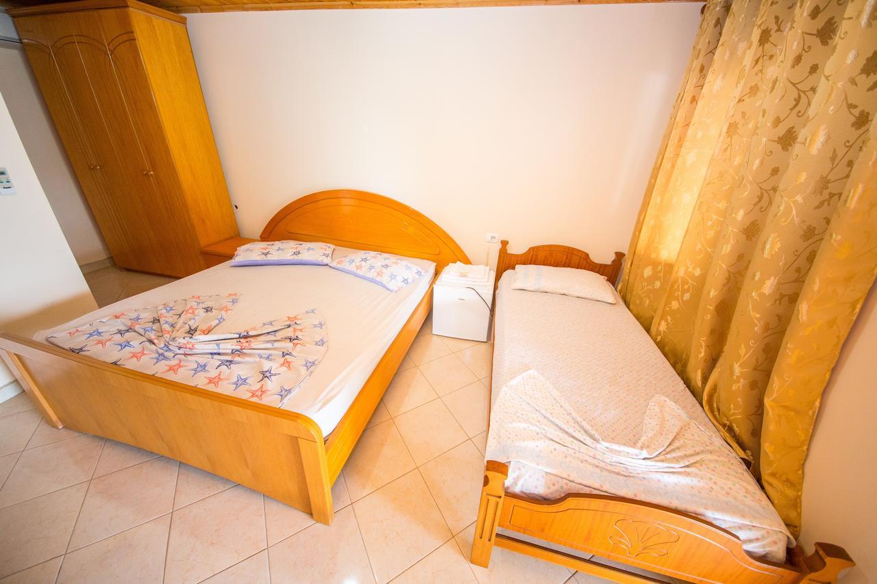 Isi Rooms Vlore Luaran gambar